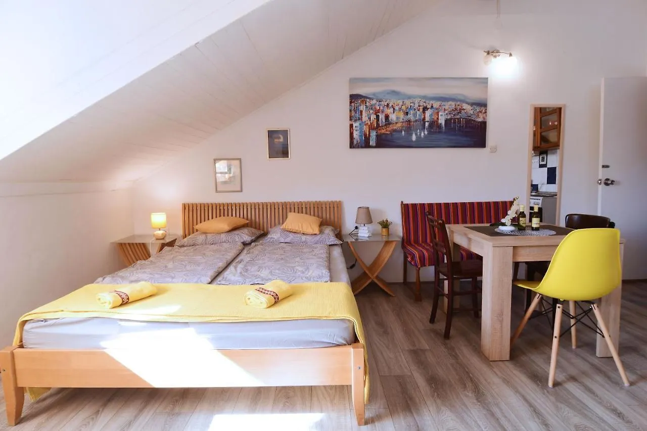 Rosi Apartamento Split 0*,  Croácia