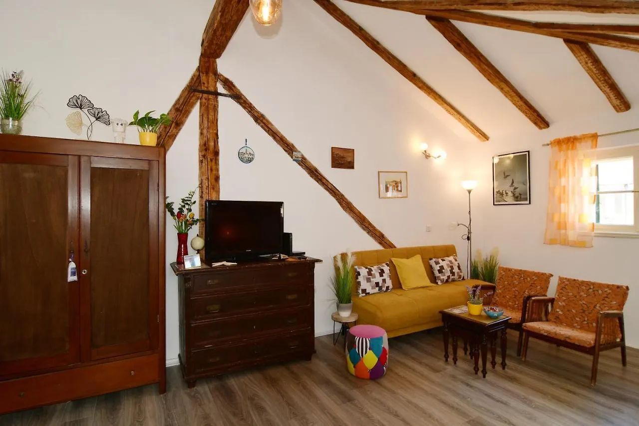 Rosi Apartment Split